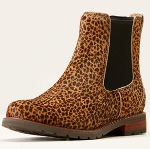 ARIAT Cheetah Print Ankle Booties Wexford Chelsea Size 7 NEW in Box